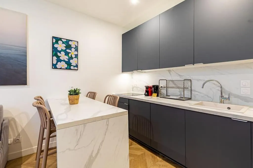 Moderne Pour 4 Proche Arc De Triomphe Appartamento
