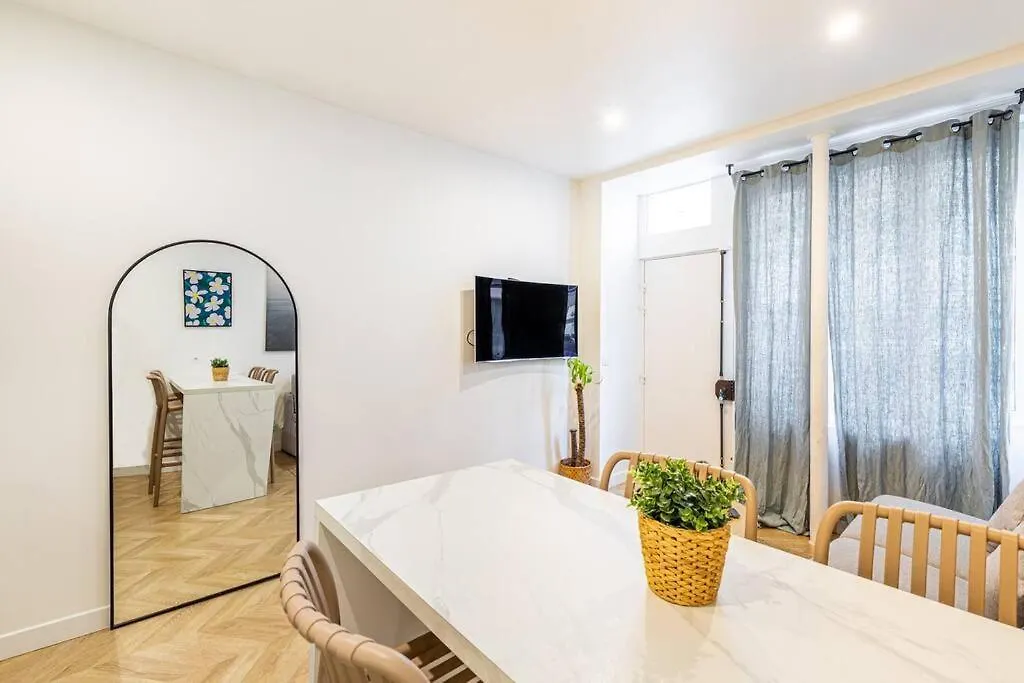 Moderne Pour 4 Proche Arc De Triomphe Διαμέρισμα *